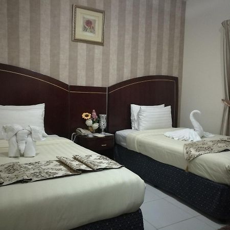 Royal Crown Suites Sharjah Exterior photo