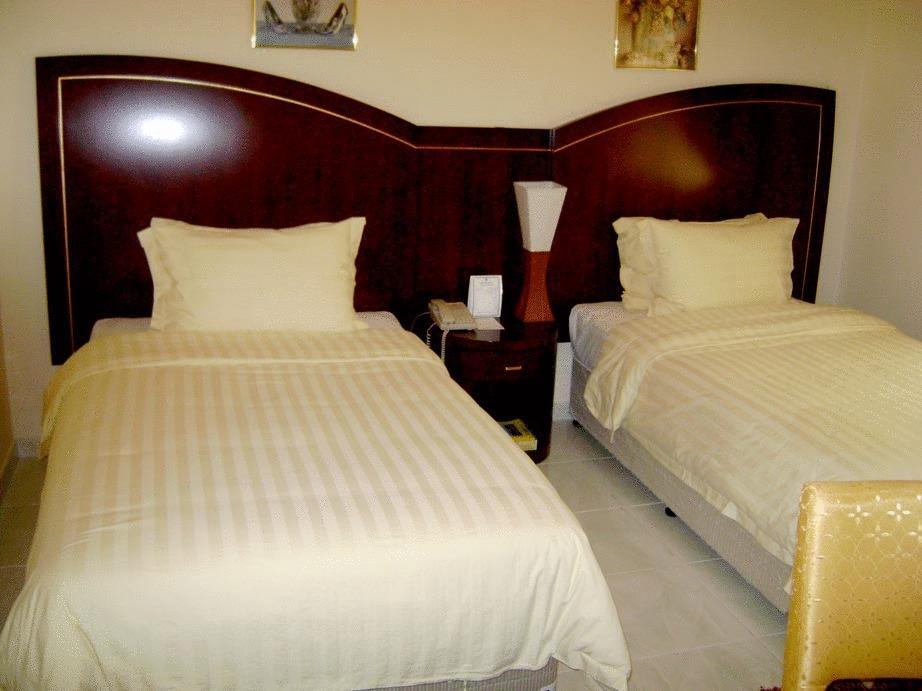 Royal Crown Suites Sharjah Room photo