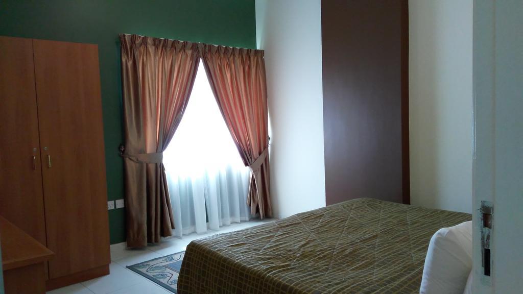 Royal Crown Suites Sharjah Exterior photo