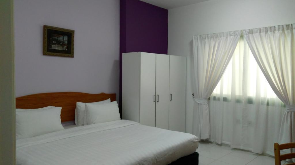 Royal Crown Suites Sharjah Exterior photo